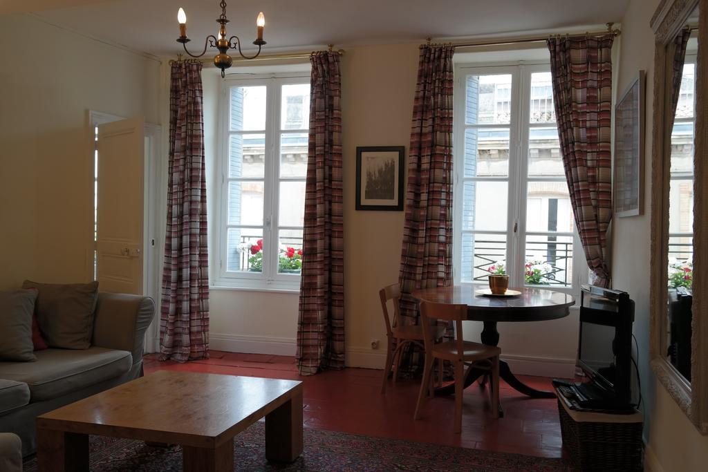 Penthouse Apartment Overlooking Place Carnot Carcassonne Exterior foto